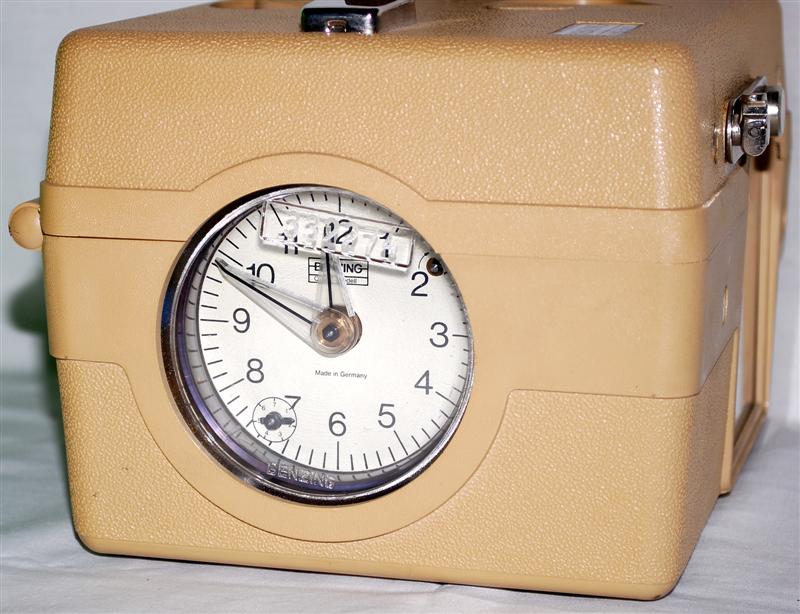 Vintage Benzing Racing Pigeon Quartz Clock Made in Germany FREE