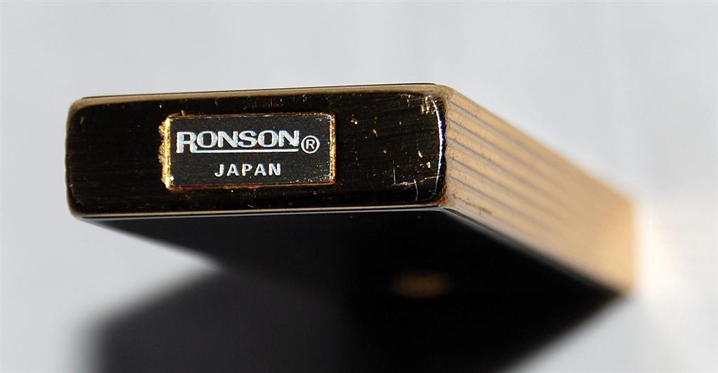 Vintage Ronson Flint Ignition Butane Lighter in Original Case Made in